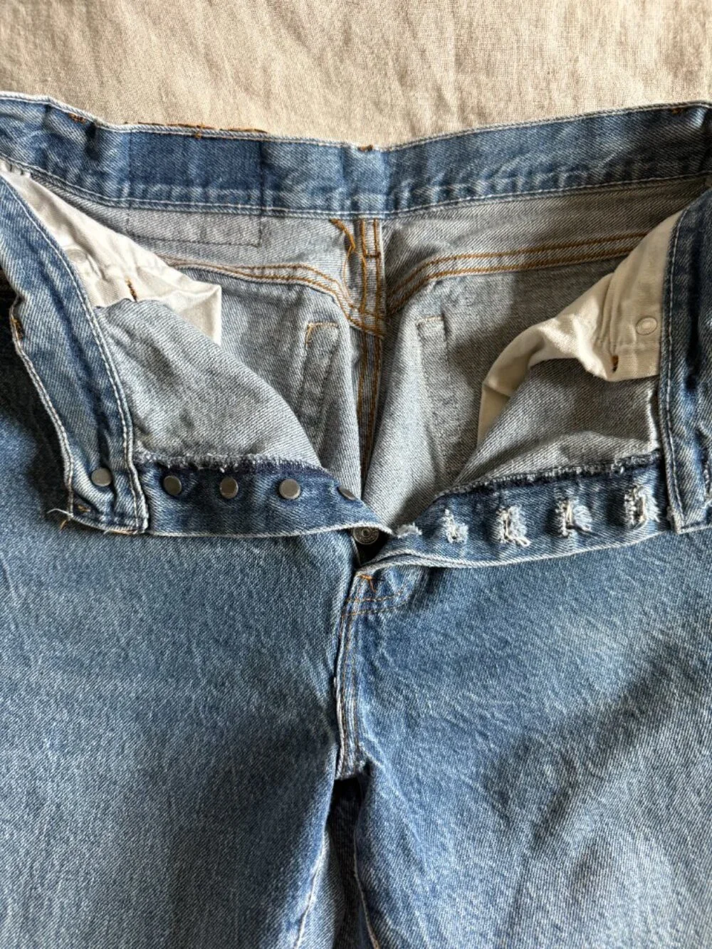 Vintage Levi’s 501 Jeans 18501‑0115 Straight Leg – Button Fly - Picture 2 of 11